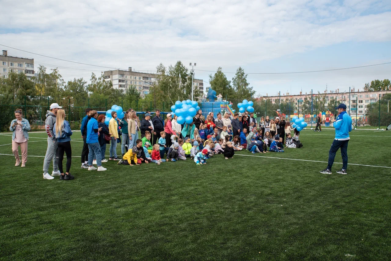 В Бийске прошел спортивный праздник "Футбольный двор"