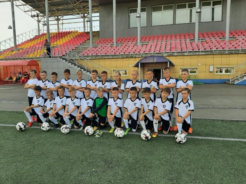 Снабжение футбольными мячам детской команды Ника г. Бийск