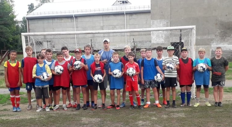 Материальная поддержка футбольной команды КСЦ г. Бийск