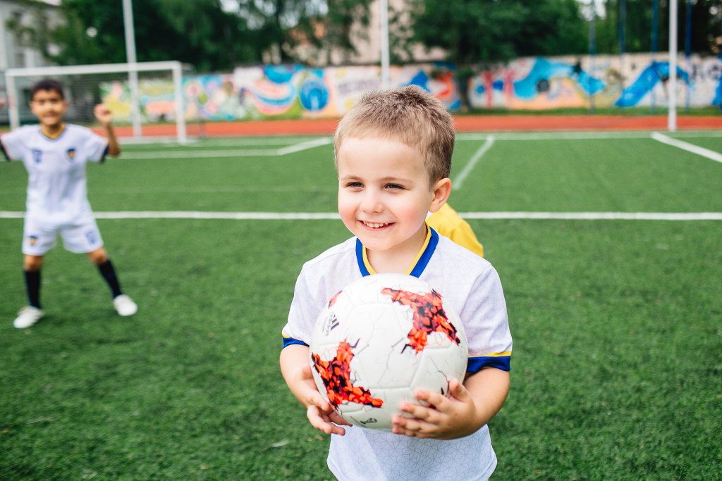 Материальная поддержка спортивных школ и команд
