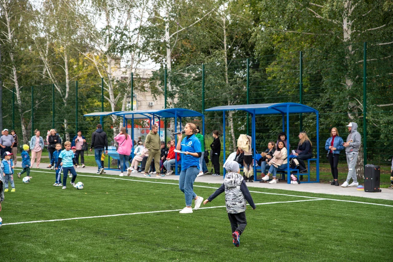 В Бийске прошел спортивный праздник "Футбольный двор"