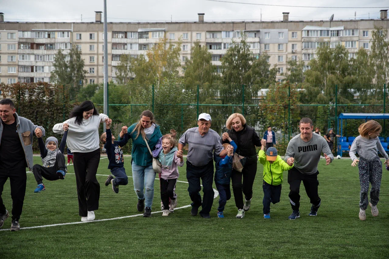 В Бийске прошел спортивный праздник "Футбольный двор"